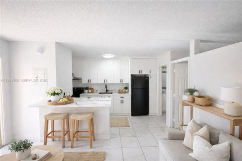 Condominio en alquiler en Oakland Park, Florida, 1 dormitorio, 38.28 m2 № 2050636 - foto 5