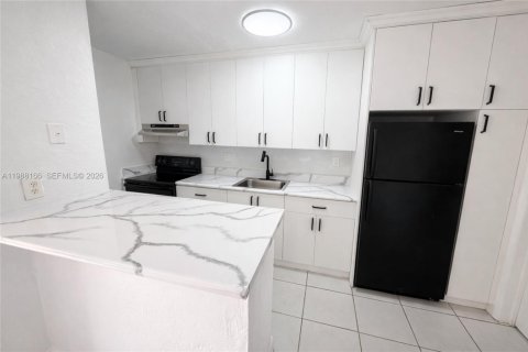 Condominio en alquiler en Oakland Park, Florida, 1 dormitorio, 38.28 m2 № 2050636 - foto 6