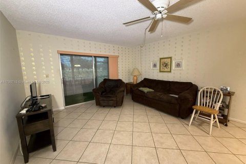 Copropriété à vendre à Margate, Floride: 2 chambres, 86.4 m2 № 1731673 - photo 4