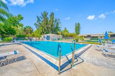 Condominio en venta en Seminole, Florida, 2 dormitorios, 71.07 m2 № 2097905 - foto 24