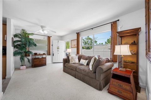 Condominio en venta en Seminole, Florida, 2 dormitorios, 71.07 m2 № 2097905 - foto 7