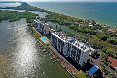 Condo in Sarasota, Florida, 1 bedroom  № 1720703 - photo 3