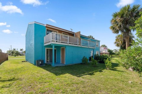 Commercial property in St. Lucie, Florida 371.98 sq.m. № 2083382 - photo 6