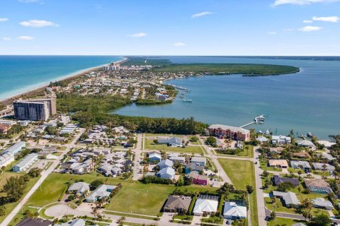 Commercial property in St. Lucie, Florida 371.98 sq.m. № 2083382 - photo 18