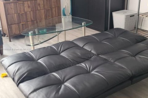 Condo in Miami Beach, Florida № 2035690 - photo 3