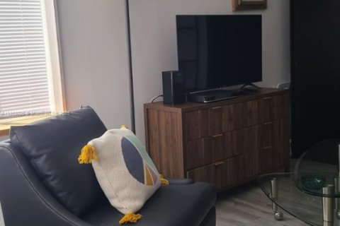 Condo in Miami Beach, Florida № 2035690 - photo 4