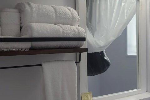 Condo in Miami Beach, Florida № 2035690 - photo 7