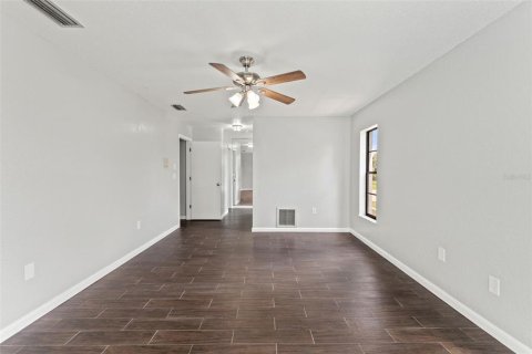 House in Spring Hill, Florida 4 bedrooms, 184.78 sq.m. № 1816056 - photo 28