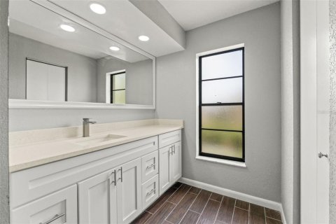 House in Spring Hill, Florida 4 bedrooms, 184.78 sq.m. № 1816056 - photo 23