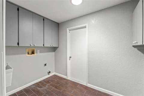 House in Spring Hill, Florida 4 bedrooms, 184.78 sq.m. № 1816056 - photo 7
