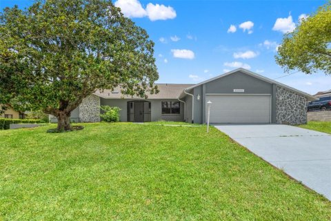 House in Spring Hill, Florida 4 bedrooms, 184.78 sq.m. № 1816056 - photo 1