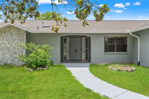 House in Spring Hill, Florida 4 bedrooms, 184.78 sq.m. № 1816056 - photo 3