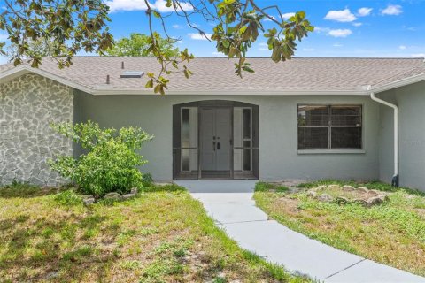 House in Spring Hill, Florida 4 bedrooms, 184.78 sq.m. № 1816056 - photo 4