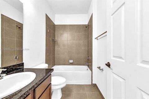 Copropriété à louer à Pembroke Pines, Floride: 3 chambres, 168.8 m2 № 2001917 - photo 18