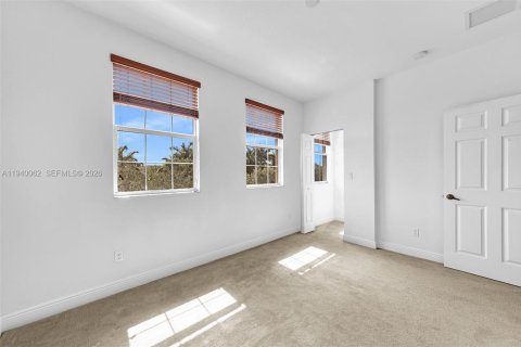 Copropriété à louer à Pembroke Pines, Floride: 3 chambres, 168.8 m2 № 2001917 - photo 20