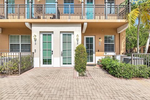Copropriété à louer à Pembroke Pines, Floride: 3 chambres, 168.8 m2 № 2001917 - photo 3