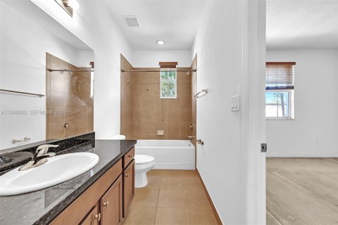 Copropriété à louer à Pembroke Pines, Floride: 3 chambres, 168.8 m2 № 2001917 - photo 27