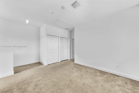 Copropriété à louer à Pembroke Pines, Floride: 3 chambres, 168.8 m2 № 2001917 - photo 15