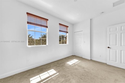 Copropriété à louer à Pembroke Pines, Floride: 3 chambres, 168.8 m2 № 2001917 - photo 21