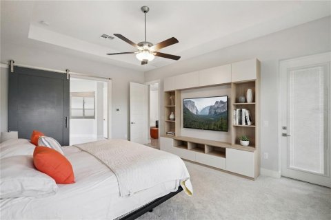 House in Sorrento, Florida 4 bedrooms, 285.3 sq.m. № 2393411 - photo 21