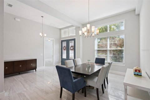House in Sorrento, Florida 4 bedrooms, 285.3 sq.m. № 2393411 - photo 7