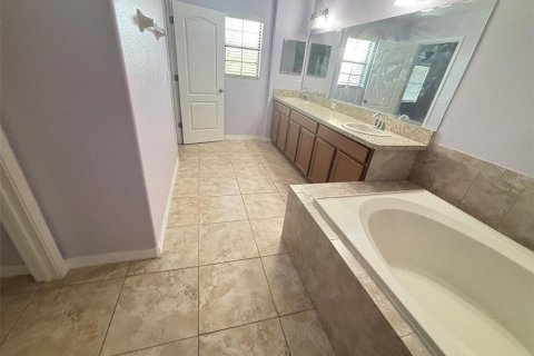 Villa ou maison à louer à Tampa, Floride: 3 chambres, 224.45 m2 № 1806964 - photo 16
