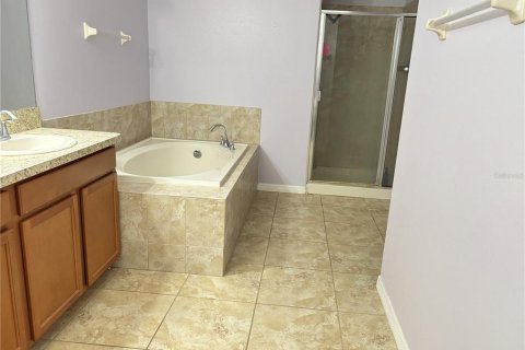 Villa ou maison à louer à Tampa, Floride: 3 chambres, 224.45 m2 № 1806964 - photo 4
