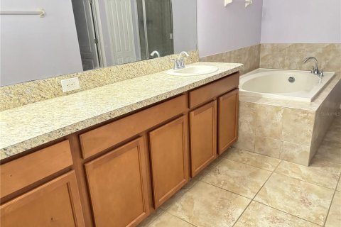Villa ou maison à louer à Tampa, Floride: 3 chambres, 224.45 m2 № 1806964 - photo 3