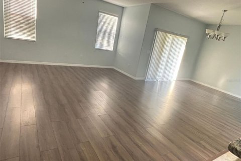 Villa ou maison à louer à Tampa, Floride: 3 chambres, 224.45 m2 № 1806964 - photo 10