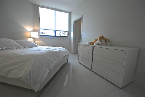 Condominio en alquiler en Miami, Florida, 2 dormitorios, 103.86 m2 № 2007450 - foto 21