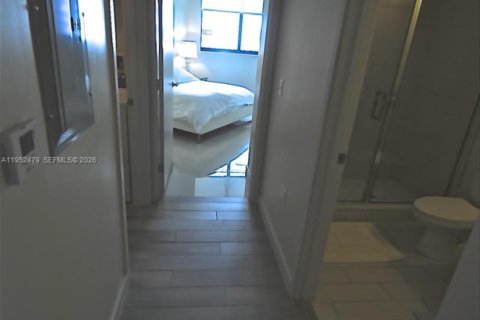 Condominio en alquiler en Miami, Florida, 2 dormitorios, 103.86 m2 № 2007450 - foto 19