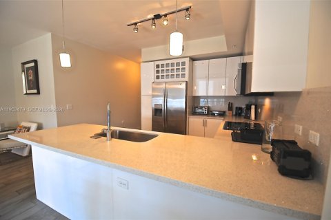 Condominio en alquiler en Miami, Florida, 2 dormitorios, 103.86 m2 № 2007450 - foto 11