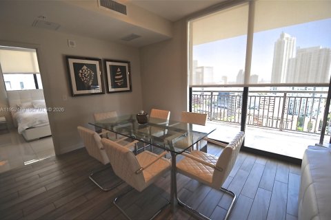 Condominio en alquiler en Miami, Florida, 2 dormitorios, 103.86 m2 № 2007450 - foto 2