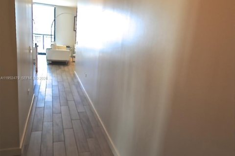 Condominio en alquiler en Miami, Florida, 2 dormitorios, 103.86 m2 № 2007450 - foto 6