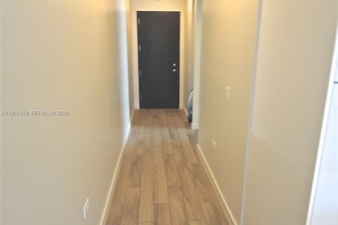 Condominio en alquiler en Miami, Florida, 2 dormitorios, 103.86 m2 № 2007450 - foto 7