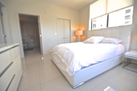 Condominio en alquiler en Miami, Florida, 2 dormitorios, 103.86 m2 № 2007450 - foto 14