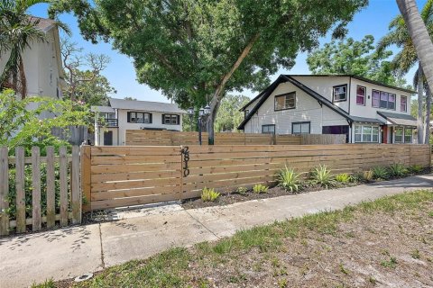House in Saint Petersburg, Florida 2 bedrooms, 88.26 sq.m. № 2208373 - photo 20
