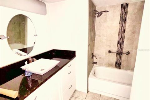 Condominio en venta en Clearwater, Florida, 2 dormitorios, 91.51 m2 № 2148841 - foto 15