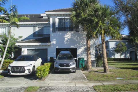 Touwnhouse à vendre à Lauderhill, Floride: 3 chambres, 126.35 m2 № 2009768 - photo 4