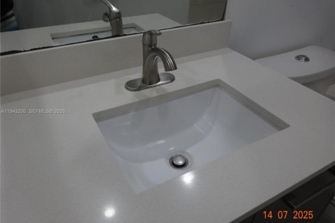 Touwnhouse à vendre à Lauderhill, Floride: 3 chambres, 126.35 m2 № 2009768 - photo 29