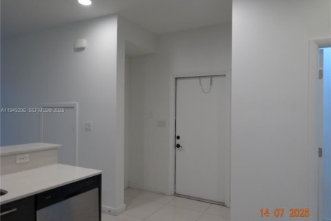 Touwnhouse à vendre à Lauderhill, Floride: 3 chambres, 126.35 m2 № 2009768 - photo 18