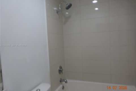 Touwnhouse à vendre à Lauderhill, Floride: 3 chambres, 126.35 m2 № 2009768 - photo 30