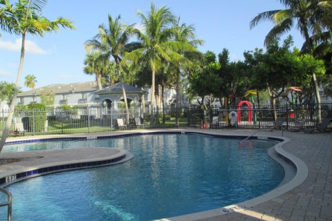 Touwnhouse à vendre à Lauderhill, Floride: 3 chambres, 126.35 m2 № 2009768 - photo 12