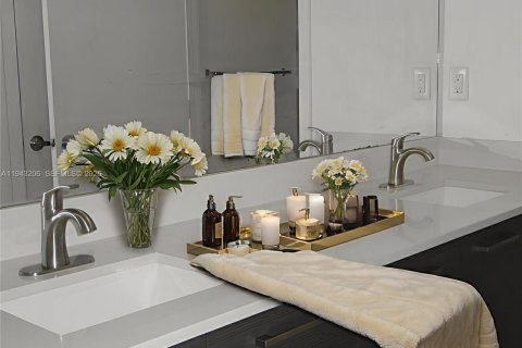 Touwnhouse à vendre à Lauderhill, Floride: 3 chambres, 126.35 m2 № 2009768 - photo 7