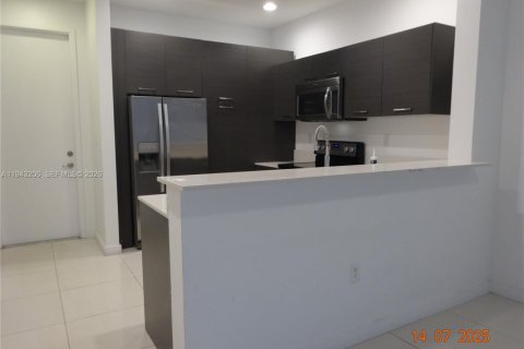 Touwnhouse à vendre à Lauderhill, Floride: 3 chambres, 126.35 m2 № 2009768 - photo 15