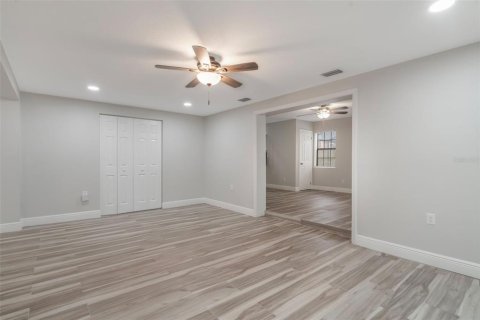 Casa en venta en Orlando, Florida, 4 dormitorios, 215.44 m2 № 1765462 - foto 12