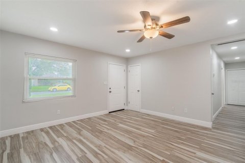 Casa en venta en Orlando, Florida, 4 dormitorios, 215.44 m2 № 1765462 - foto 7