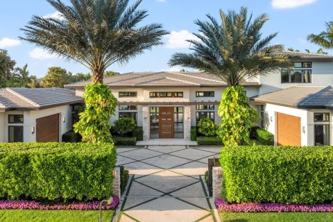 House in Wellington, Florida 6 bedrooms, 752.14 sq.m. № 2189893 - photo 2