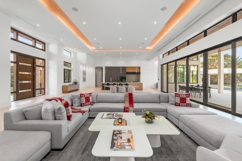 House in Wellington, Florida 6 bedrooms, 752.14 sq.m. № 2189893 - photo 6