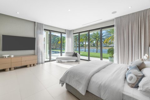 House in Wellington, Florida 6 bedrooms, 752.14 sq.m. № 2189893 - photo 24